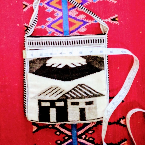 Handwoven Purse from Peru - Picture 2 of 6