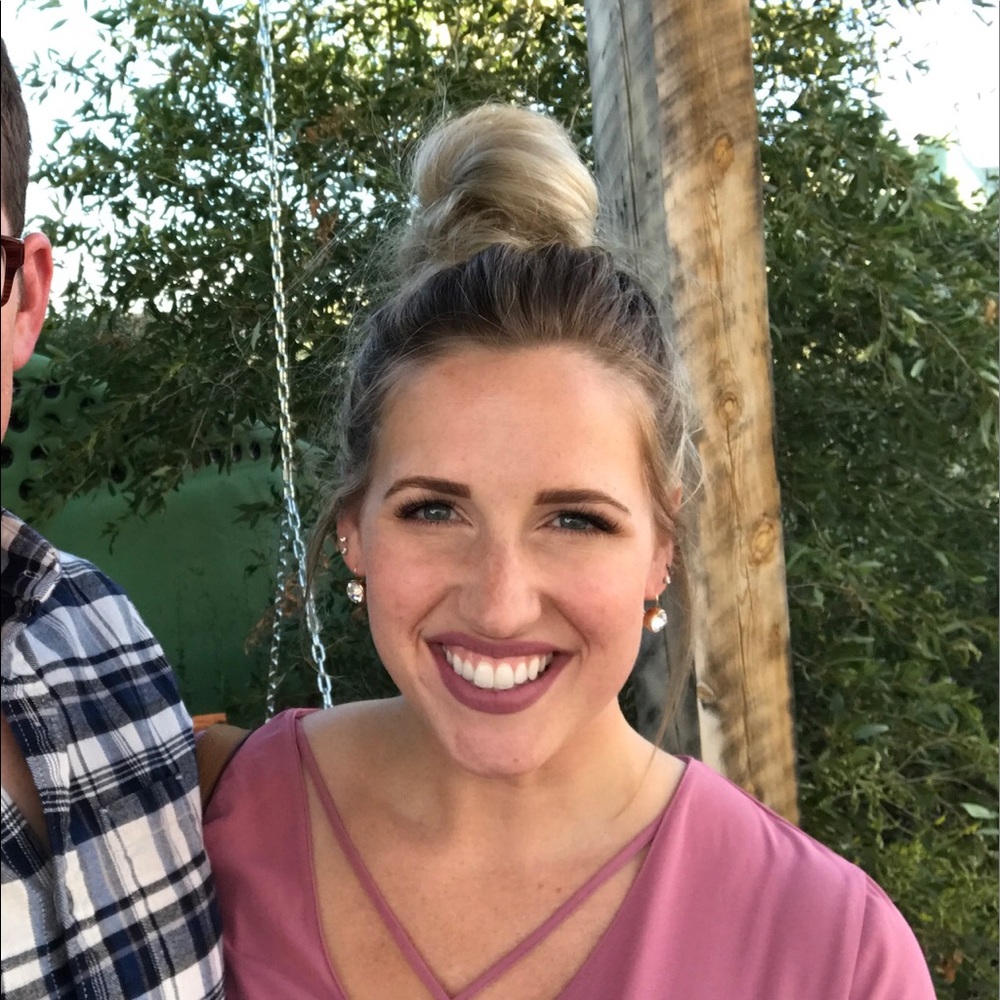Meet your Posher, Katelyn