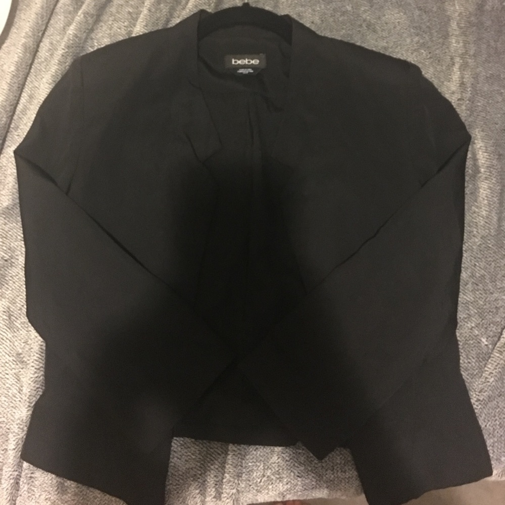 Bebe blazer thin material