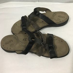 taos tribute sandals
