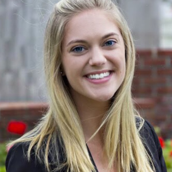 Meet your Posher, Karen - Picture 2 of 3