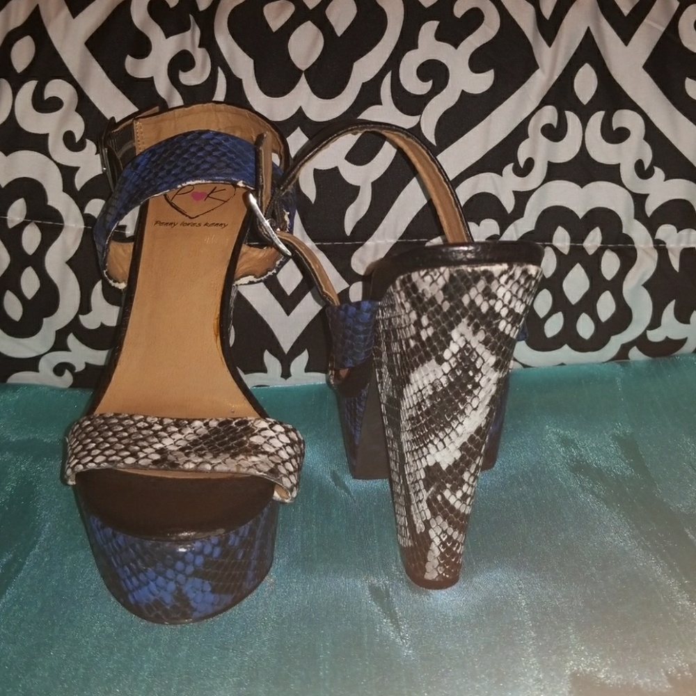 Shoe - Picture 3 of 4
