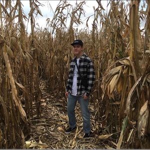 Meet your Posher, Cj