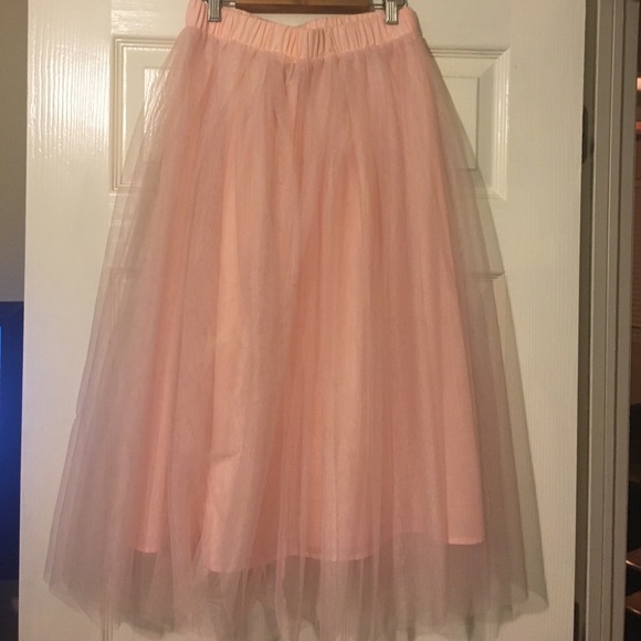 Dresses & Skirts - Pink tulle knee length skirt