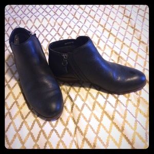 Softwalk black ankle boots