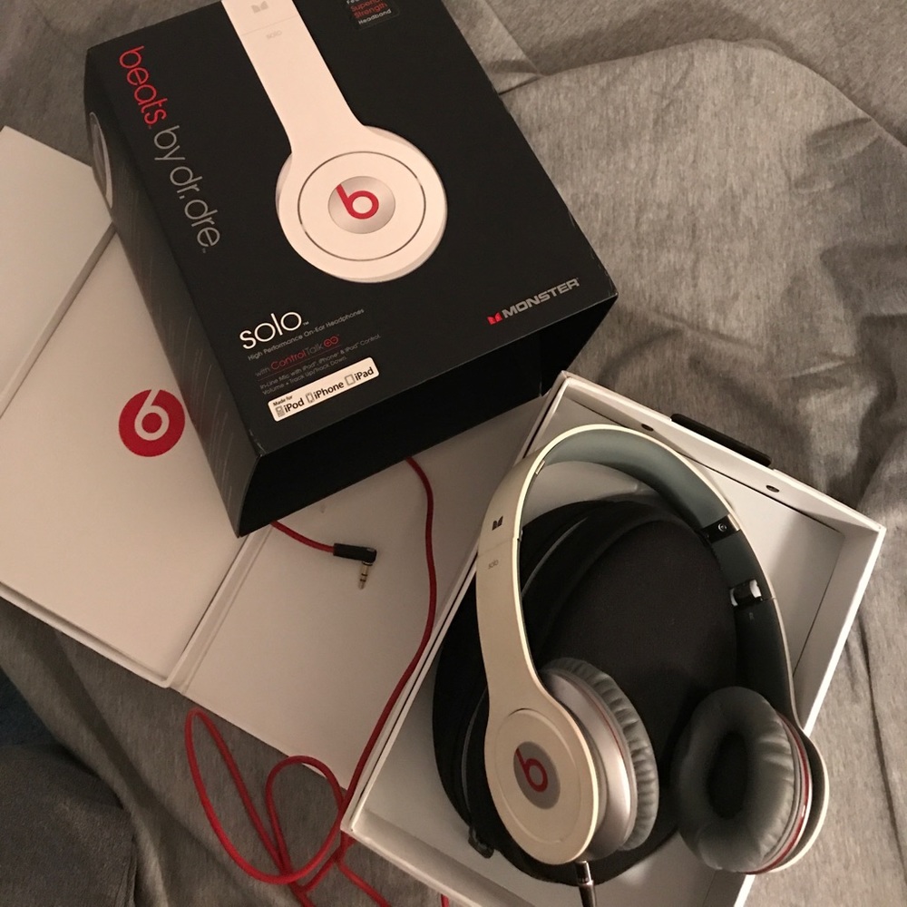 Beats by dr. Dre solo white