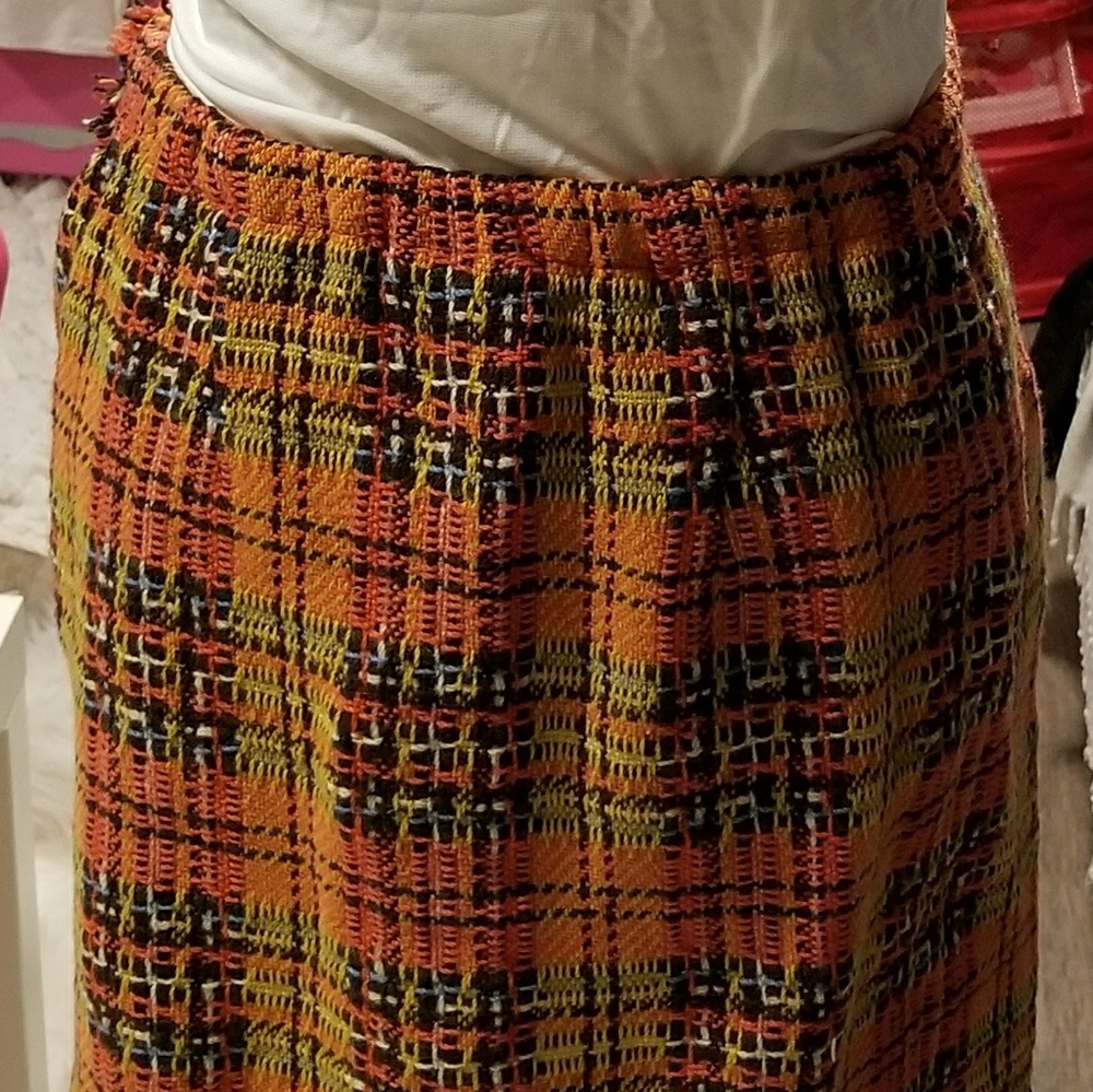 DKNY Jeans wrap around wool skirt. Sz: 6
