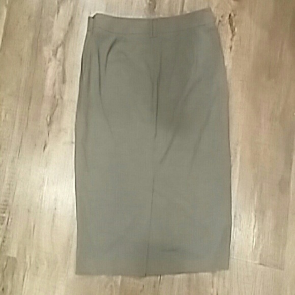 Skirt - Picture 2 of 3