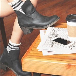 💥Flash sale! 2 hours only!Free People Booties💥