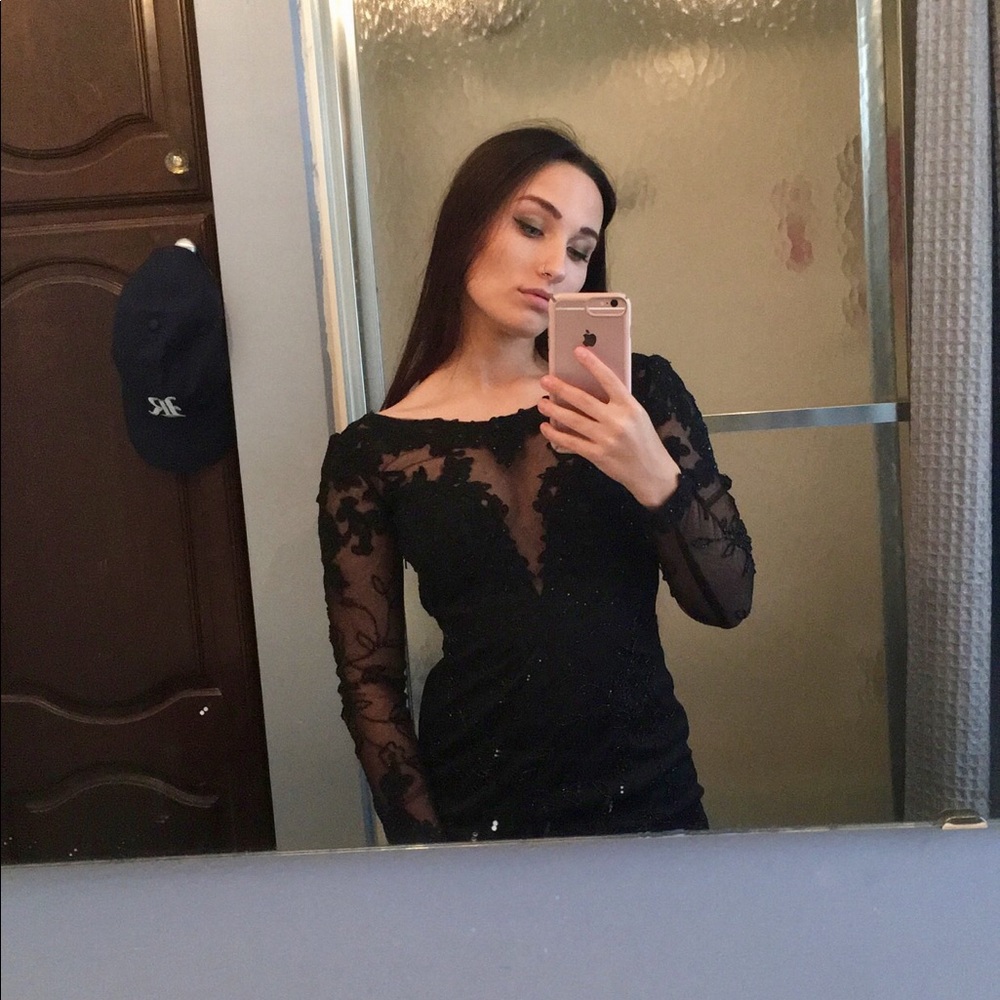 Short black prom dress