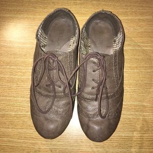 Leather dress shoes