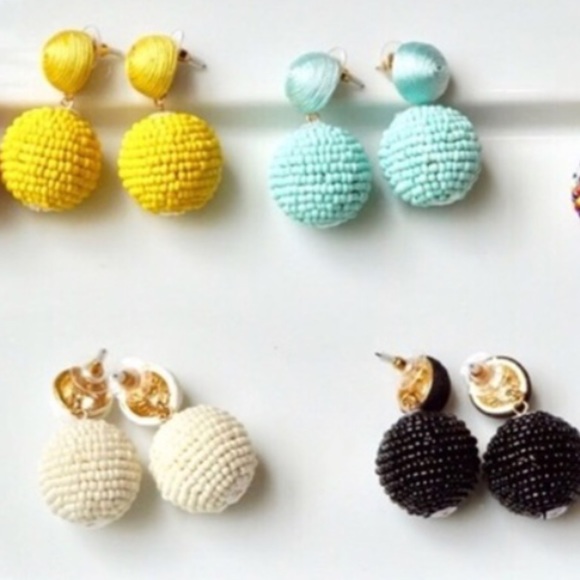 💕NWT BEADED BALL DROP EARRINGS! BLUE AND YELLOW! - Picture 5 of 8