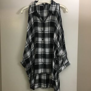 Forever21 oversized hi-lo cold shoulder button up