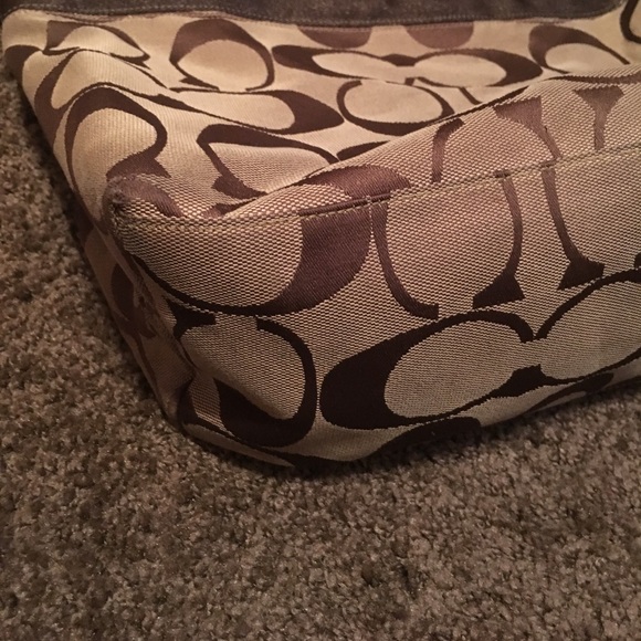 Coach - Picture 4 of 7