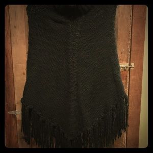 Black pull over Shaw