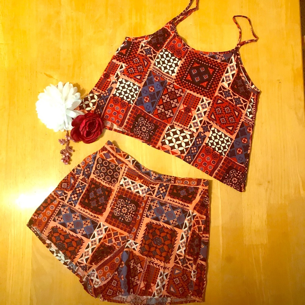Mudd Red Tribal Crop Top & Shorts 2 pc Set SZ M