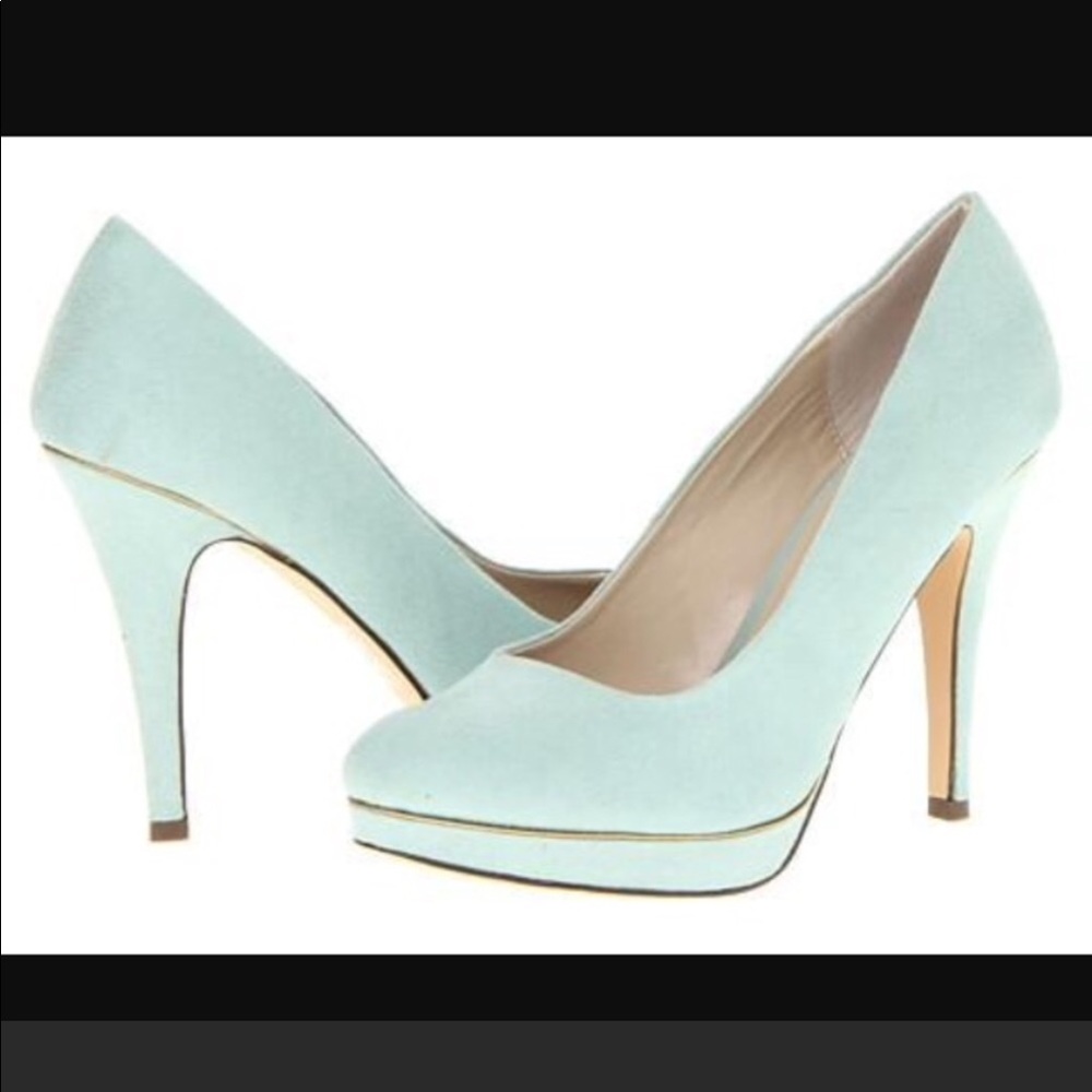 Mint Pumps w/Gold Trim