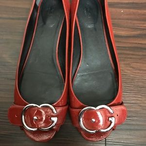 Gucci red flat peep toe