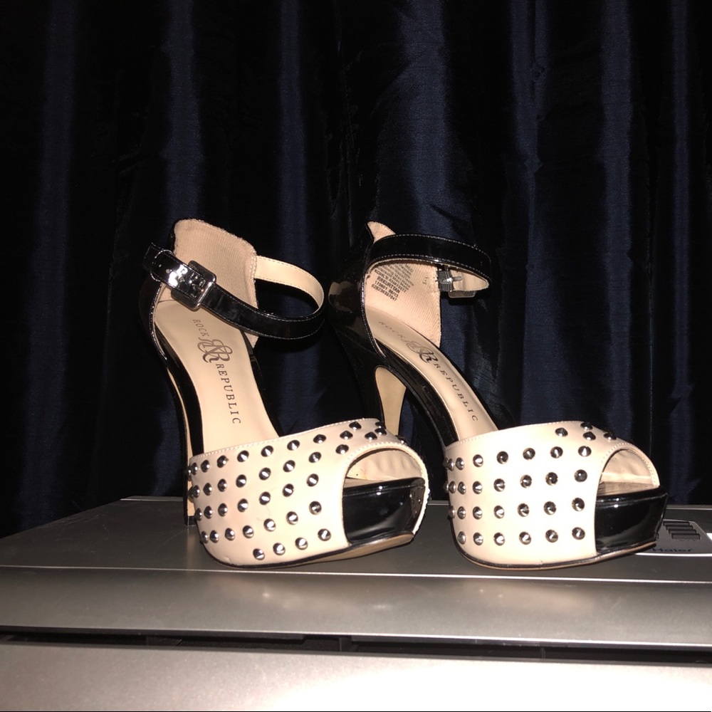 Peep toe heels