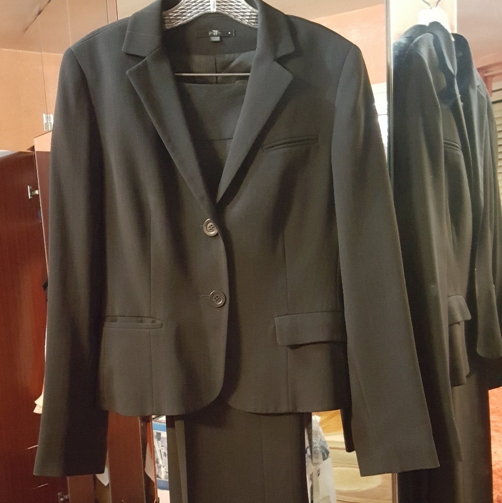 Suit w pants