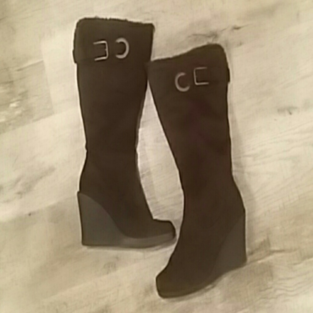 Brown wedge boots