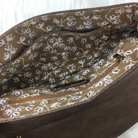 Woven Clutch with Chain Strap - Picture 7 of 8