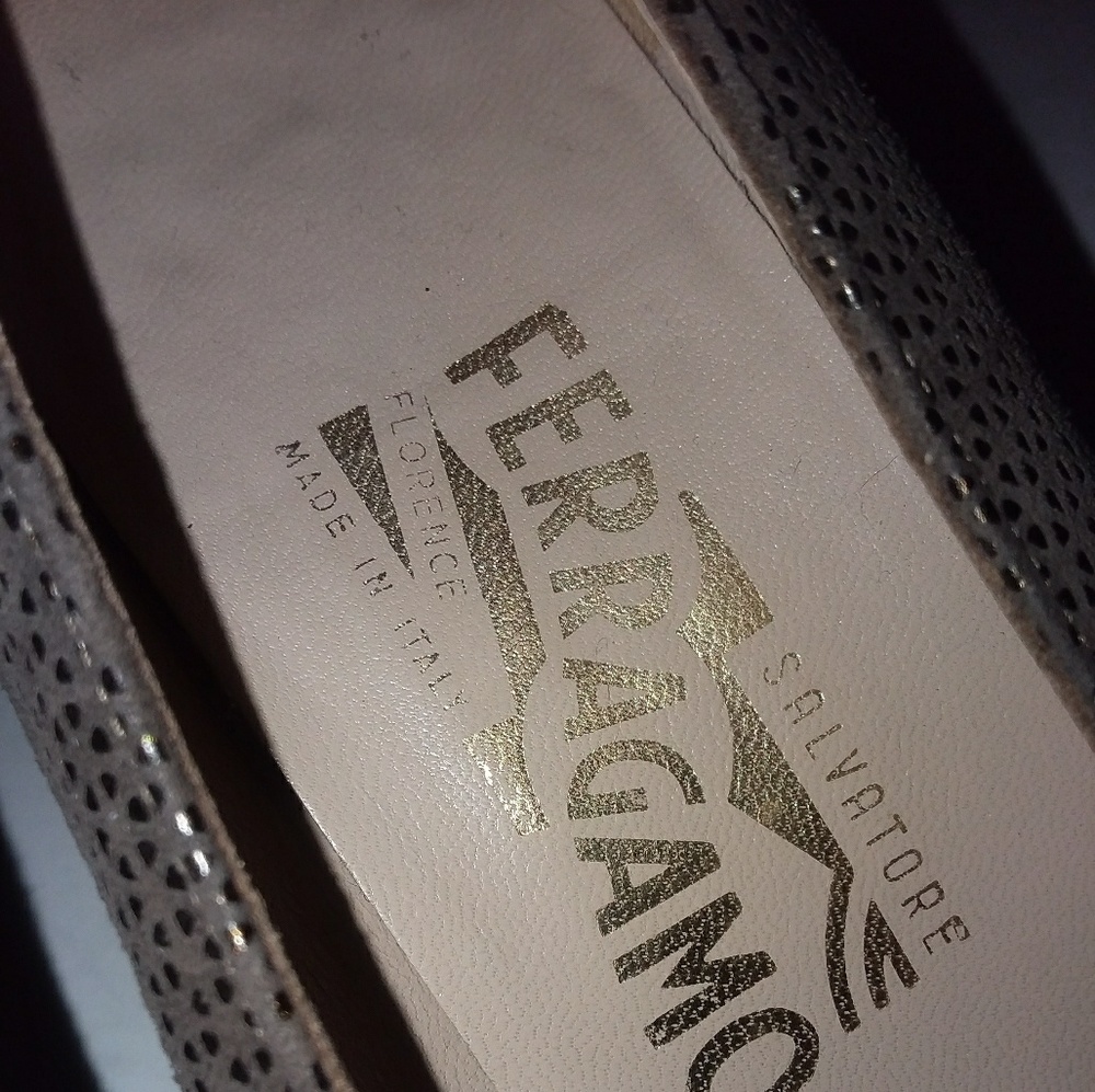 💥FANCEY SALVATORE FERROGAMO SHOES 💞💞 - Picture 4 of 7