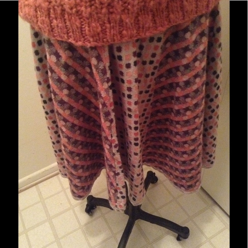 Skirt - Picture 2 of 3