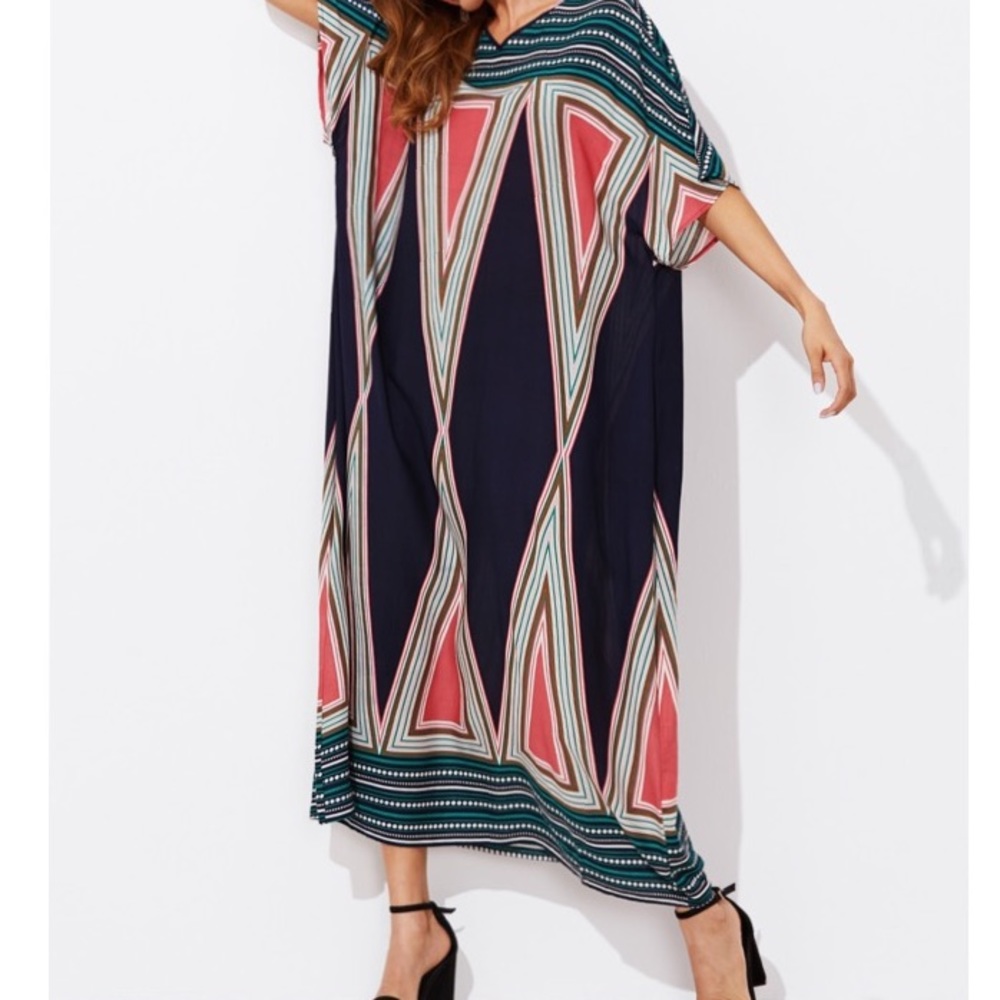 ✨ONE LEFT ✨PRINT TUNIC MAXI DRESS - Picture 2 of 3