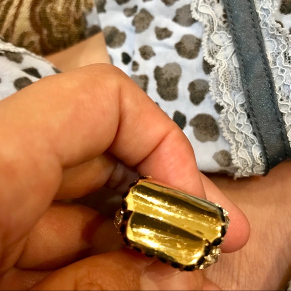 Kate Spade COLD COMFORTS POLAR BEAR RING - Picture 8 of 8