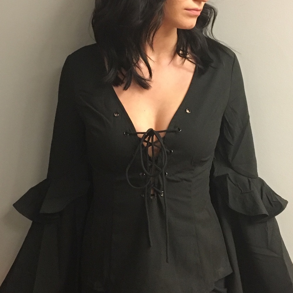 LAST ONE! Lace up blouse with bell sleeves - Picture 5 of 5