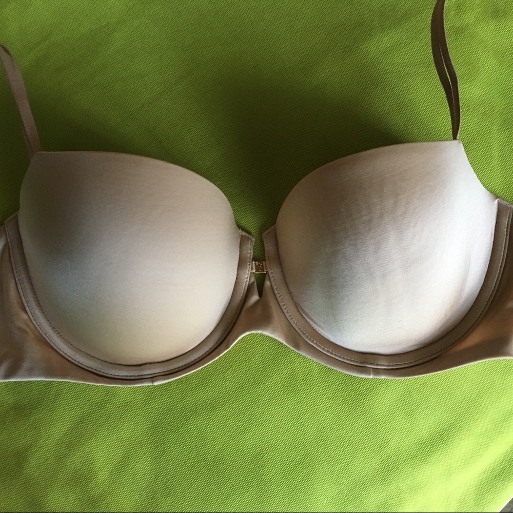 📍📍SOLD📍📍 Victoria’s Secret Nude Bra 34D