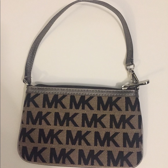 MK wristlet - Picture 1 of 5