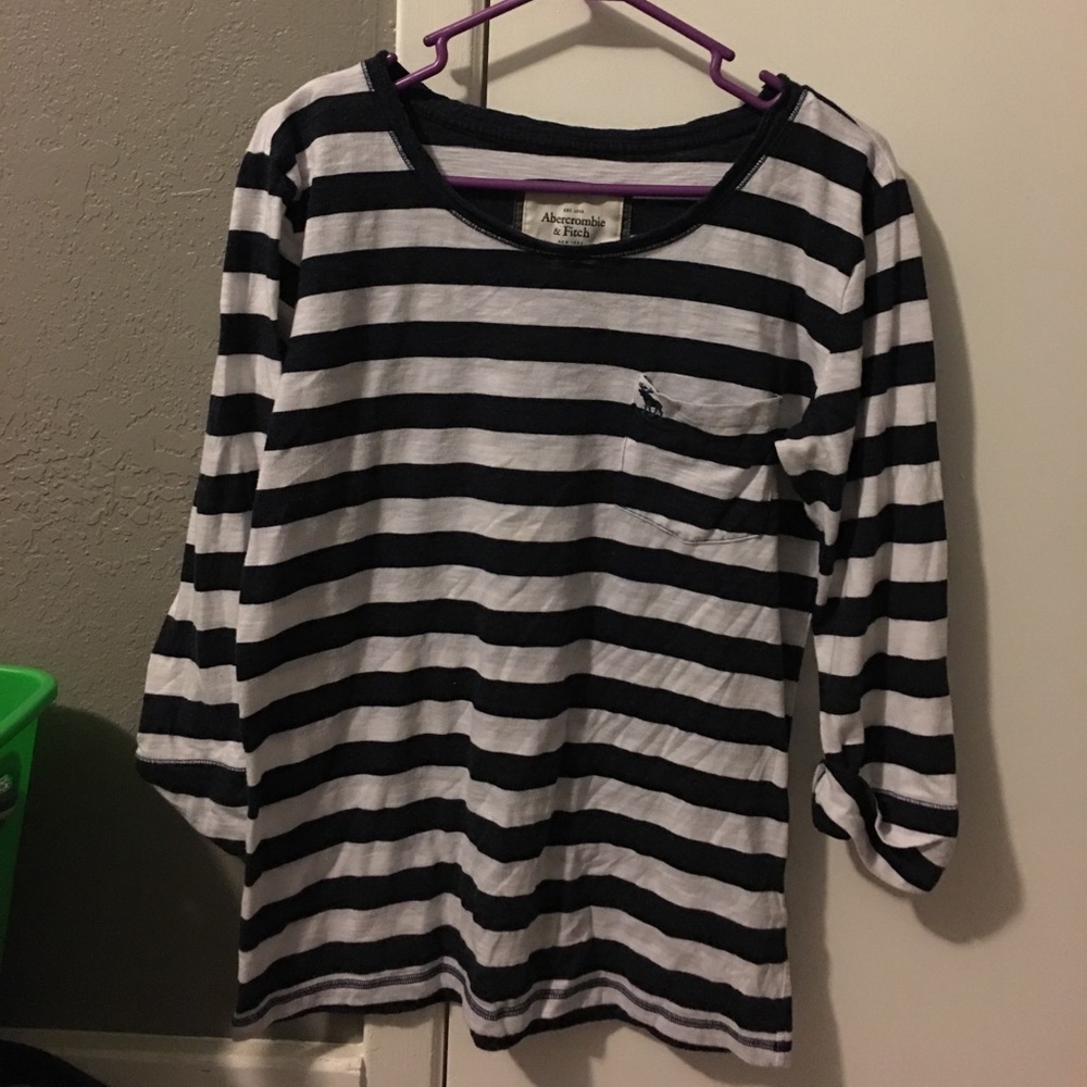 Navy and white Abercrombie 3/4 sleeve