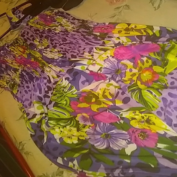 Patterned Dress - Picture 1 of 2