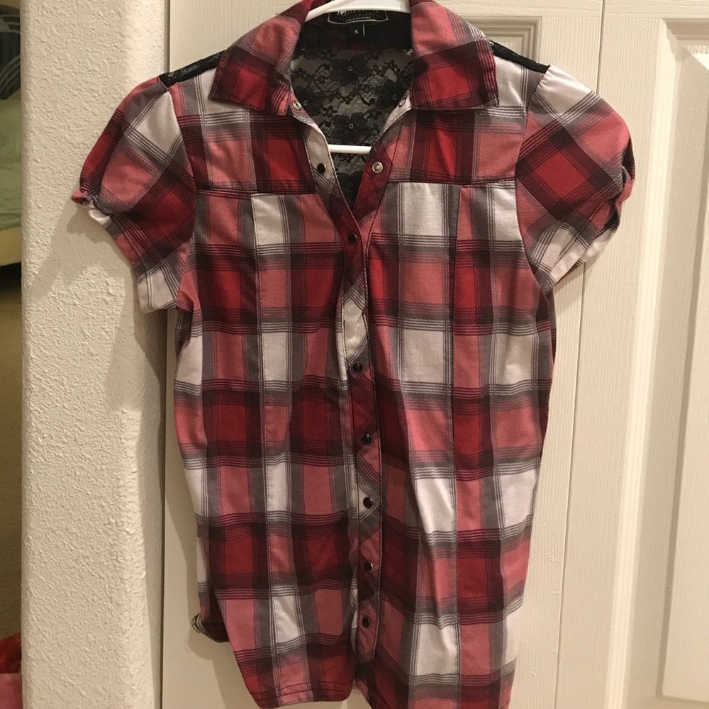 Plaid short sleeve shirt