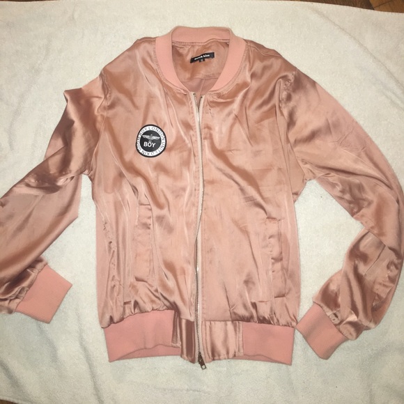 Light pink satin bumper with boy London patch - Picture 1 of 1