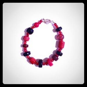Red and black glass beaded bracelet