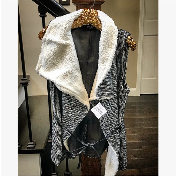 ⭐️Fall Clearance: Only 1 Left!! Size M! 5⭐️Rated!! - Picture 3 of 4