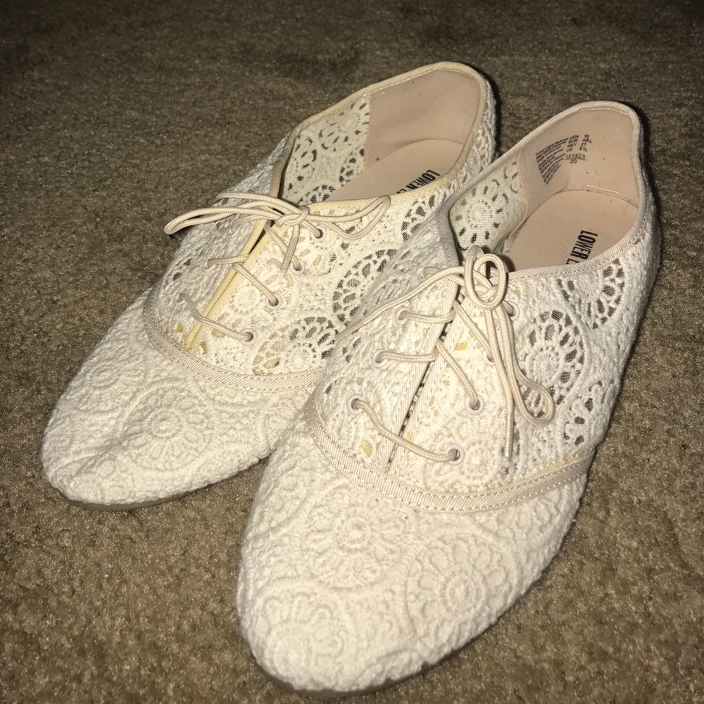 Lace Oxfords!!