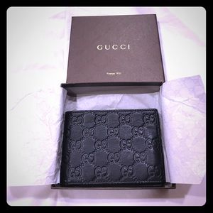 GUCCI WALLET !! BRAND NEW IN BOX !!