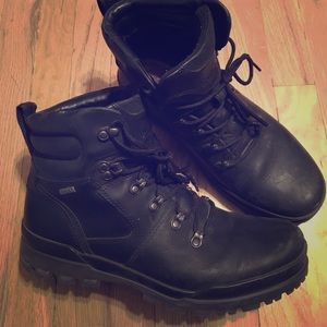 Ecco boots size 9.5