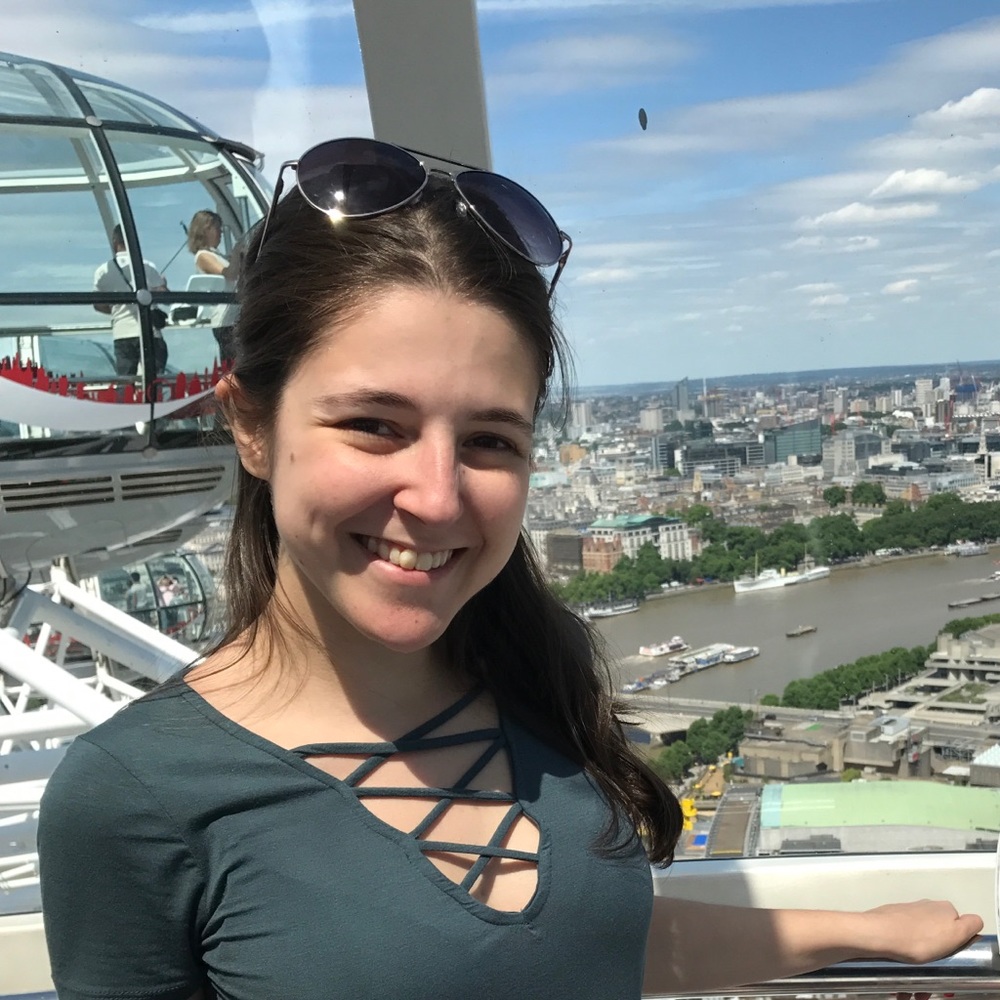 Meet your Posher, Hilary