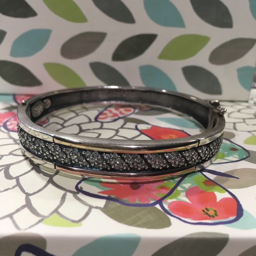 Bangle bracelet