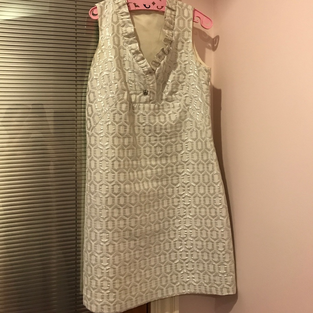 White with silver detail knee length dress s/p