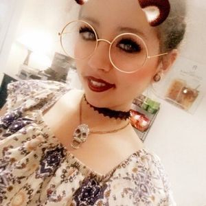 Meet your Posher, Vanessa