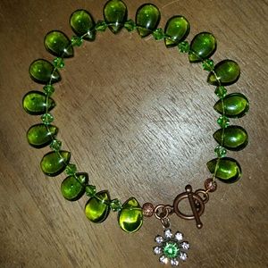 Green glass tear drop and crystals toggle bracelet