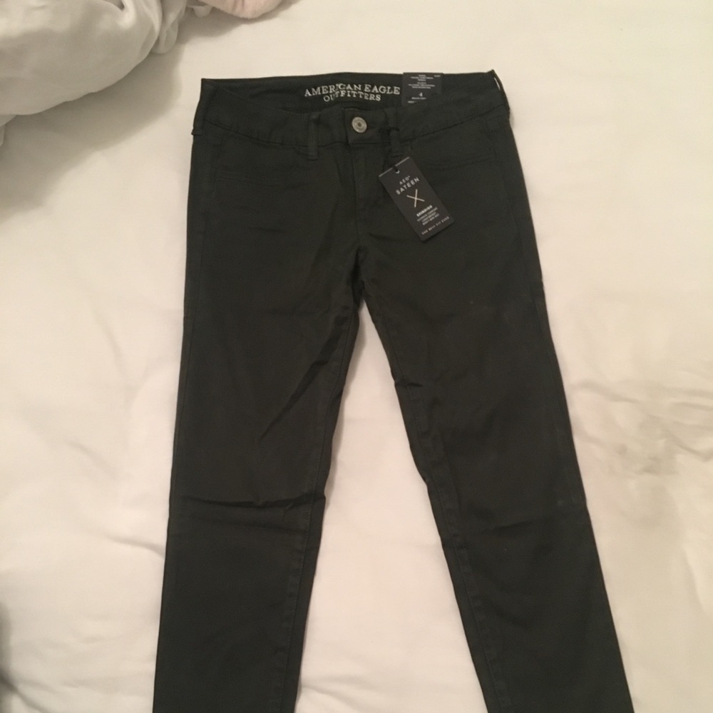 Dark army green AEO super stretch jeggings. Size 4