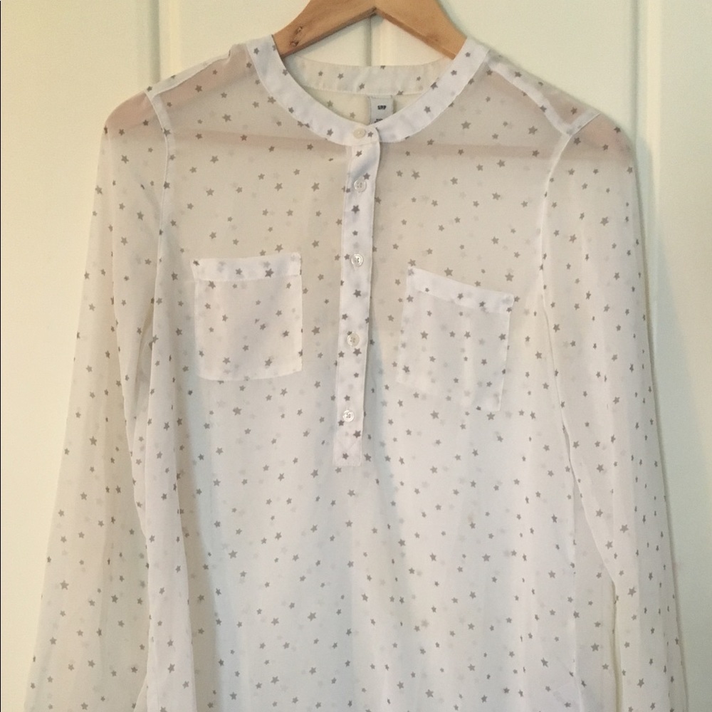 White sheet shirt with grey stars