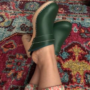 Wooden Cape Clogs “Selma”